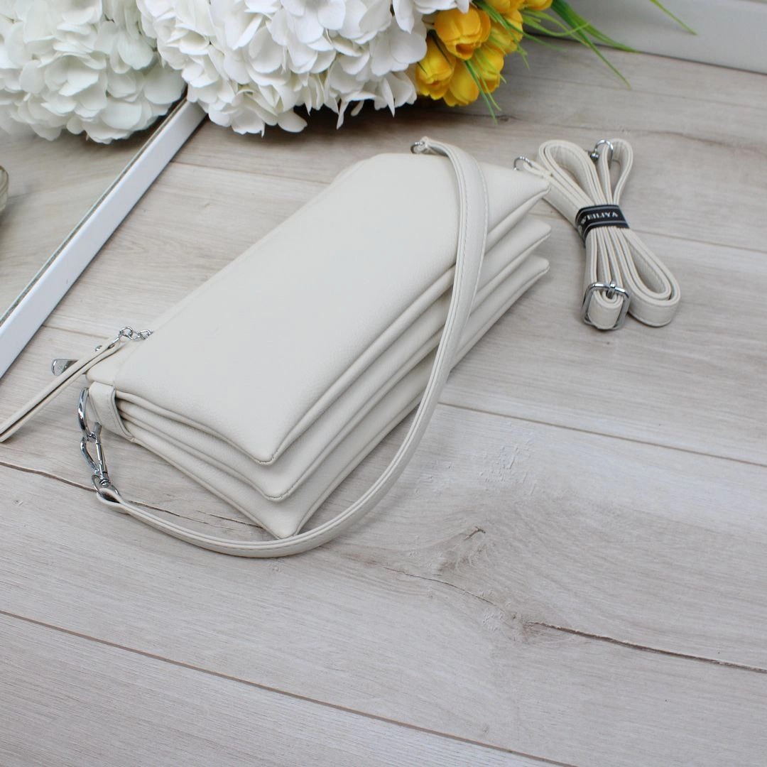 Жіноча молочна сумка-кросбоді – вишукана, емоційна для святкового образу